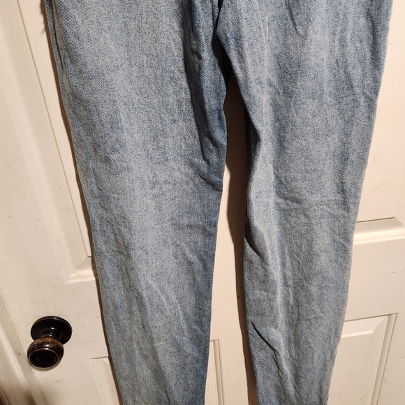 BDG Mom High Rise Distressed Straight 90s Jeans Size 27 - Picture 7 of 8